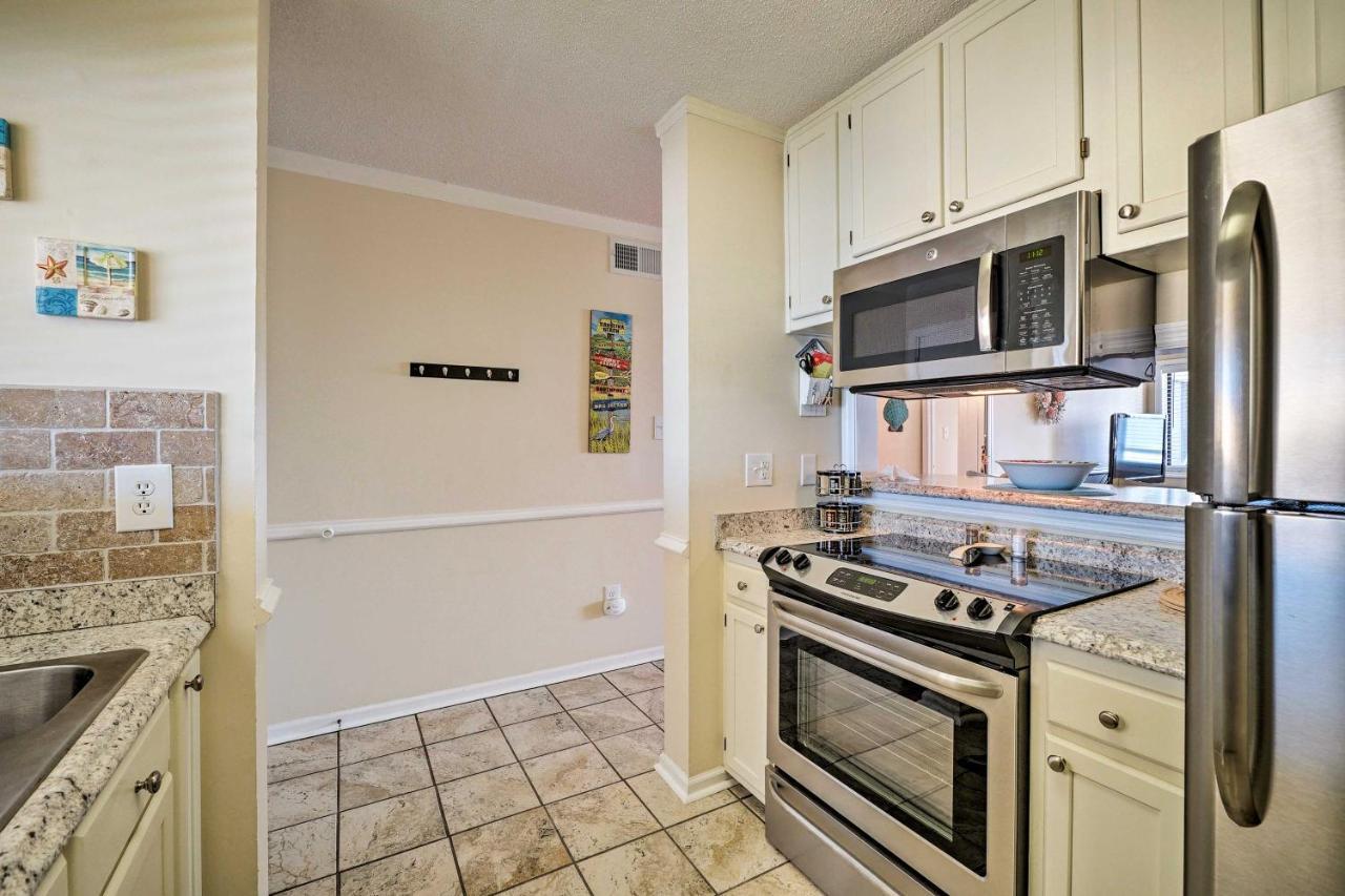 Breezy Beach Retreat With 180-Degree Ocean Views! Appartement Carolina Beach Buitenkant foto